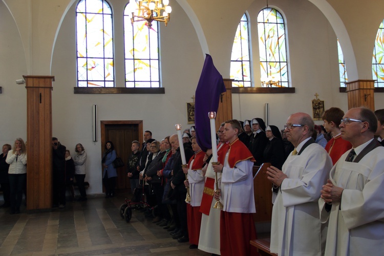 Liturgia Wielkiego Piątku z udziałem metropolity gdańskiego