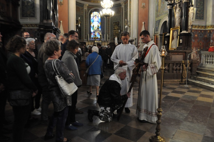Wielki Piątek w katedrze płockiej