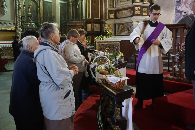 Wielka Sobota. Poświęcenie pokarmów w katedrze