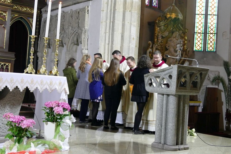 Wielki Czwartek. Liturgia Wieczerzy Pańskiej w Strzegomiu