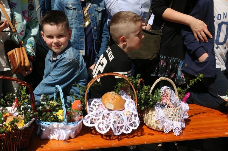 Święcenie pokarmów wielkanocnych przed kościołem Mariackim 2019
