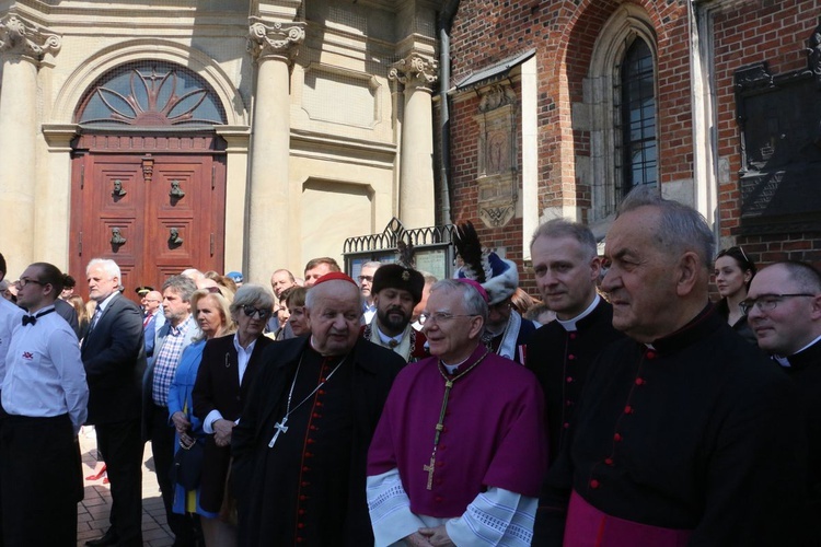 Święcenie pokarmów wielkanocnych przed kościołem Mariackim 2019