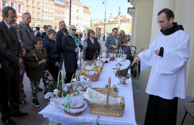 Święcenie pokarmów w Wielką Sobotę