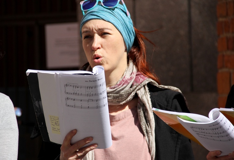 Dominikańskie schole w koncercie pasyjnym