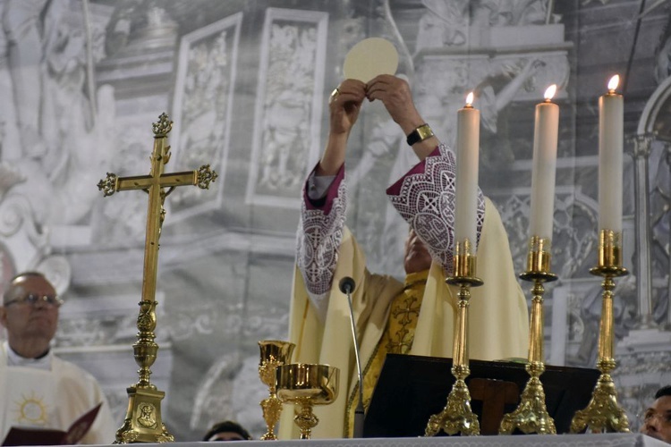 Wigilia Paschalna z bp. Ignacym w świdnickiej katedrze