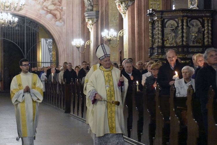 Wigilia Paschalna z bp. Ignacym w świdnickiej katedrze