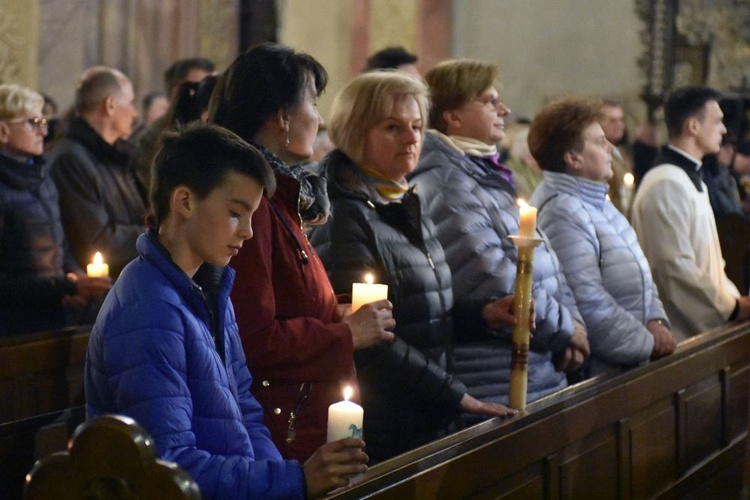 Wigilia Paschalna z bp. Ignacym w świdnickiej katedrze