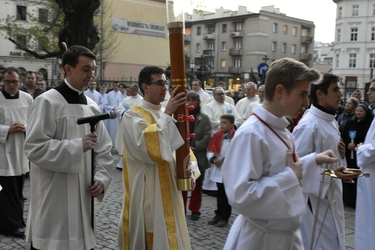 Wigilia Paschalna z bp. Ignacym w świdnickiej katedrze