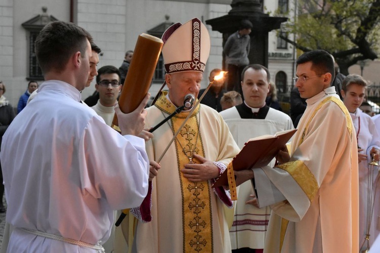 Wigilia Paschalna z bp. Ignacym w świdnickiej katedrze