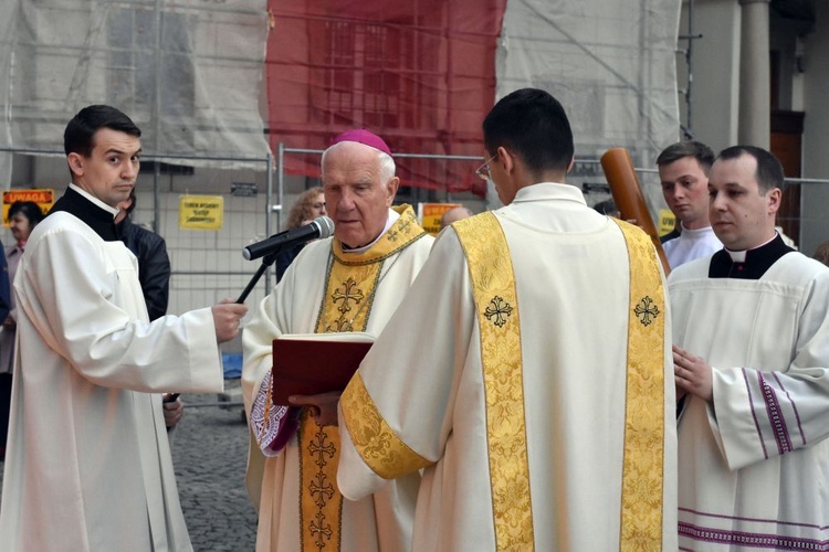 Wigilia Paschalna z bp. Ignacym w świdnickiej katedrze