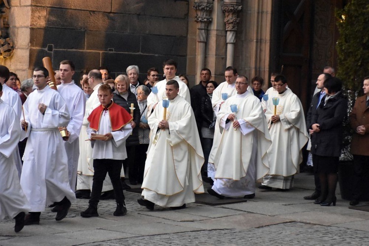 Wigilia Paschalna z bp. Ignacym w świdnickiej katedrze