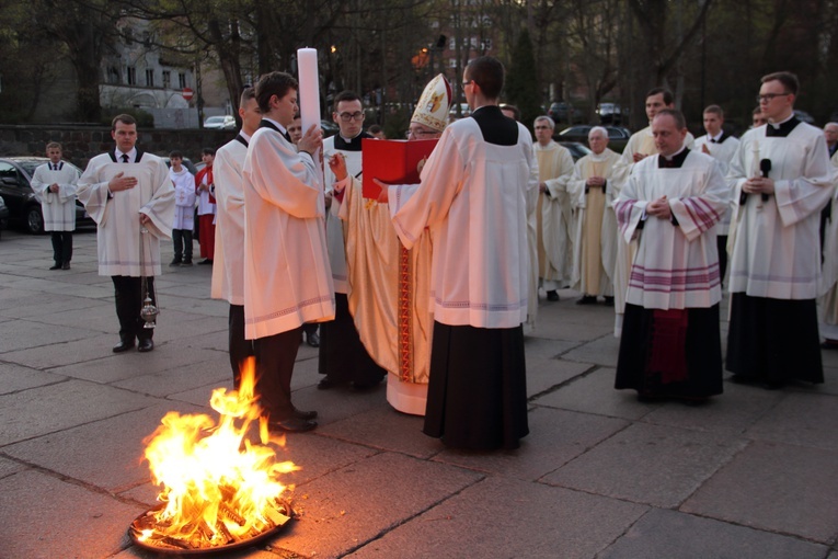 Wigilia Paschalna w archikatedrze w Gdańsku-Oliwie