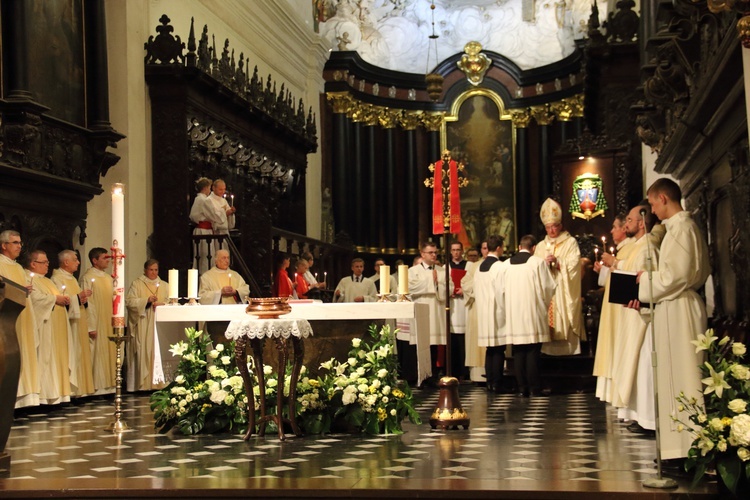 Wigilia Paschalna w archikatedrze w Gdańsku-Oliwie