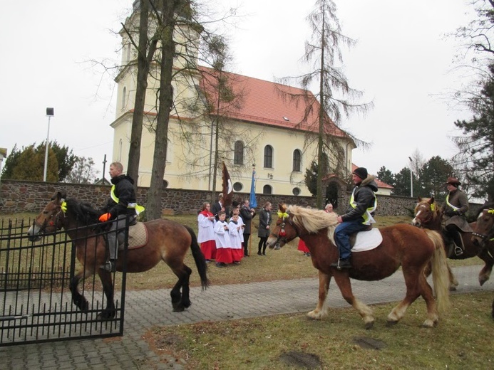 Konno przez pola ze Zmartwychwstałym