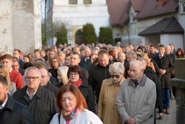 Procesja rezurekcyjna w Opocznie