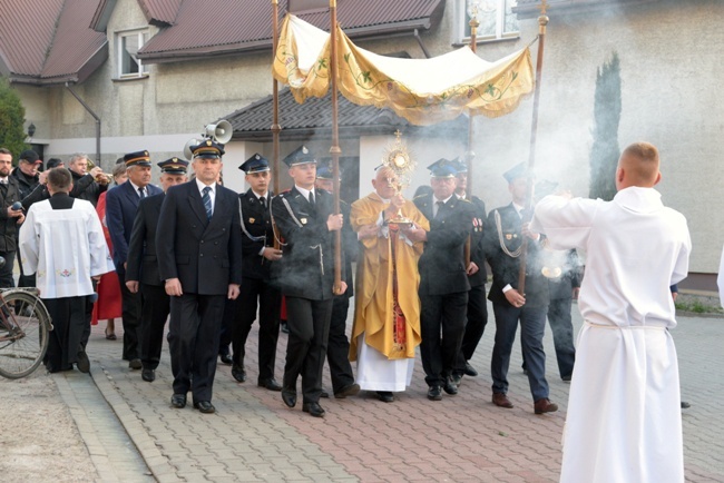 Procesja rezurekcyjna w Opocznie