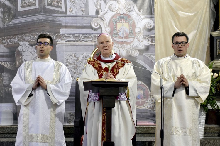 Msza rezurekcyjna w świdnickiej katedrze