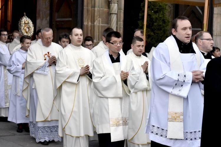 Msza rezurekcyjna w świdnickiej katedrze