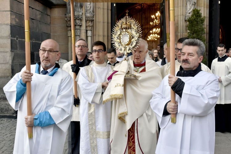 Msza rezurekcyjna w świdnickiej katedrze