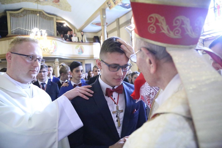 Bierzmowanie w Rożnowie