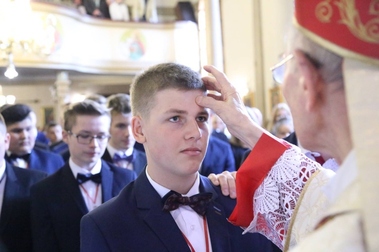 Bierzmowanie w Rożnowie