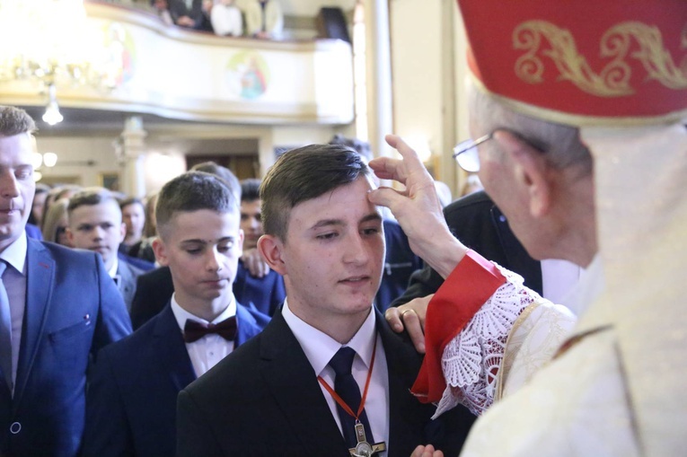 Bierzmowanie w Rożnowie