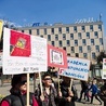 ▲	Protest przeciwko „zabetonowaniu” stadionu odbył się na rynku.