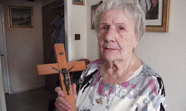  Krzyż z gabinetu ojca towarzyszył Irenie Wróbel w czasie całej syberyjskiej tułaczki.