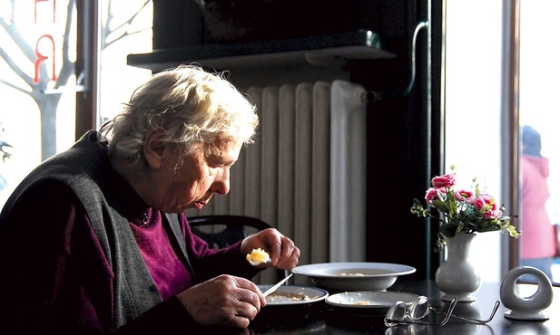 W ramach projektu do kilkunastu starszych osób  zawita raz w tygodniu gość z ciepłym jedzeniem.