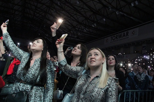 Ojciec Szustak na Torwarze. Była moc!