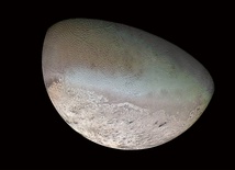 Zdjęcie Trytona wykonane przez sondę Voyager 2 w 1989 r.