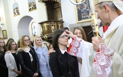 Bierzmowanie w Królówce i Żegocinie. Emaus