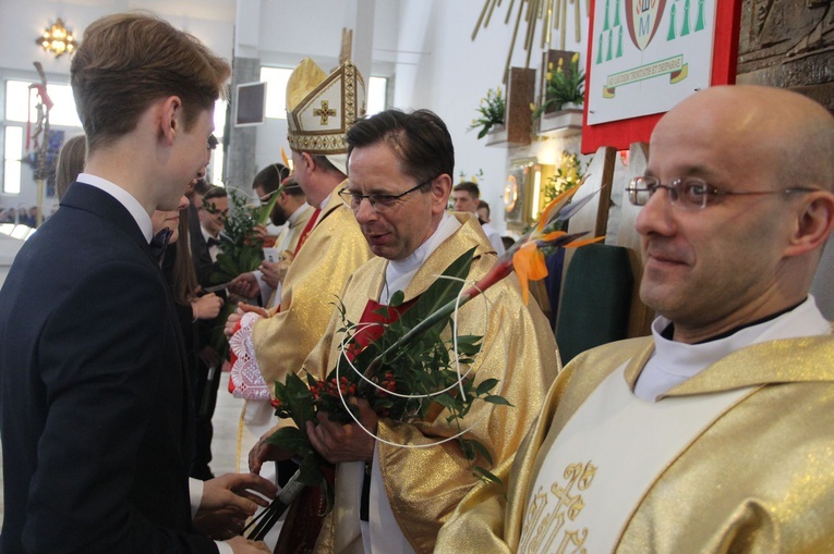 Bierzmowanie w Męcinie