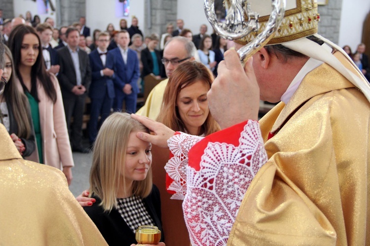Bierzmowanie w Męcinie