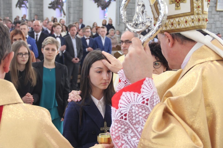 Bierzmowanie w Męcinie