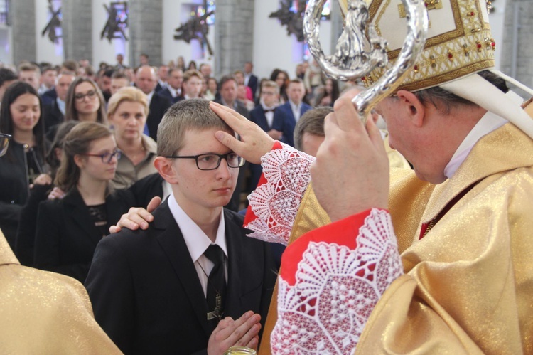 Bierzmowanie w Męcinie