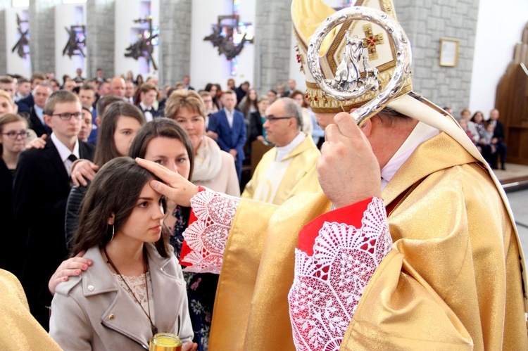 Bierzmowanie w Męcinie