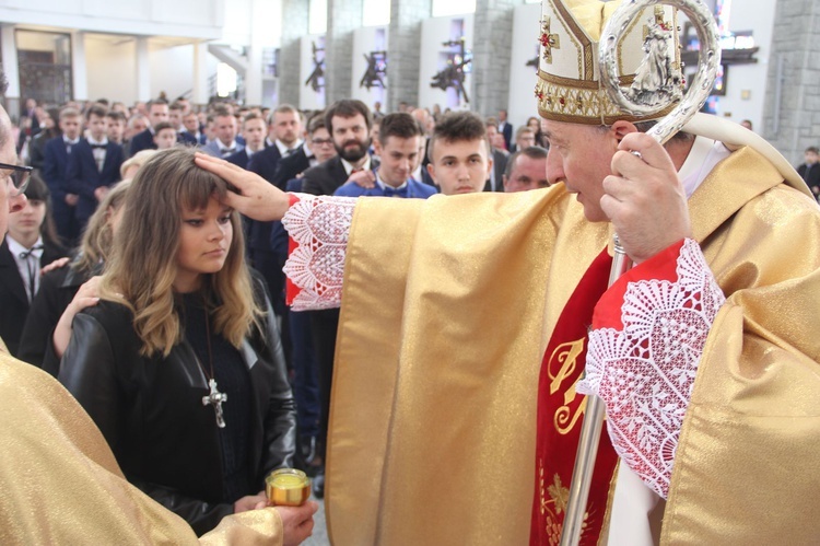 Bierzmowanie w Męcinie