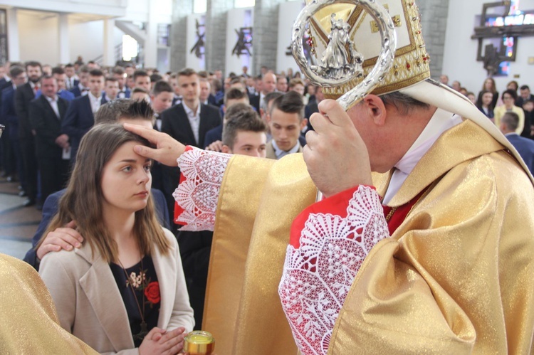 Bierzmowanie w Męcinie