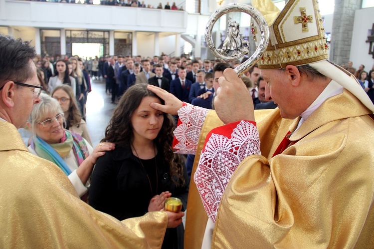 Bierzmowanie w Męcinie