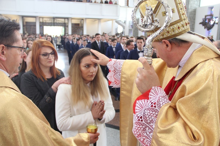 Bierzmowanie w Męcinie