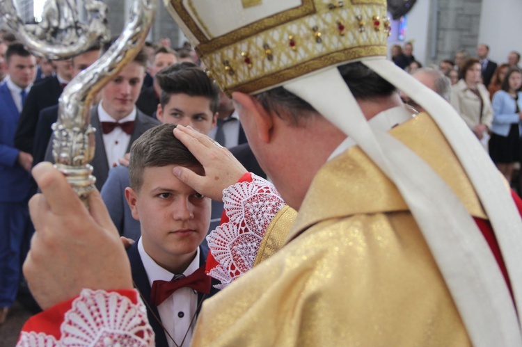 Bierzmowanie w Męcinie