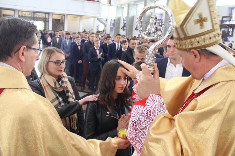 Bierzmowanie w Męcinie