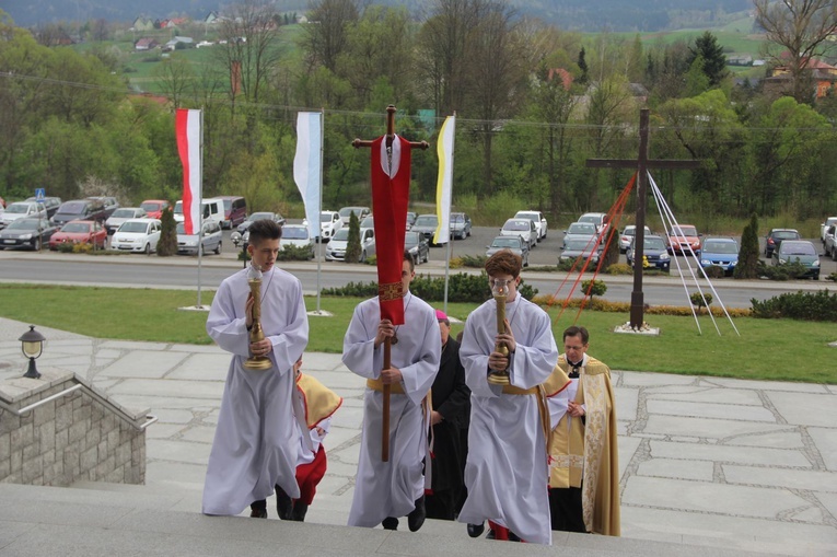 Bierzmowanie w Męcinie
