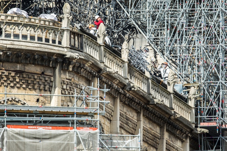 To była przyczyna pożaru w katedrze Notre Dame?