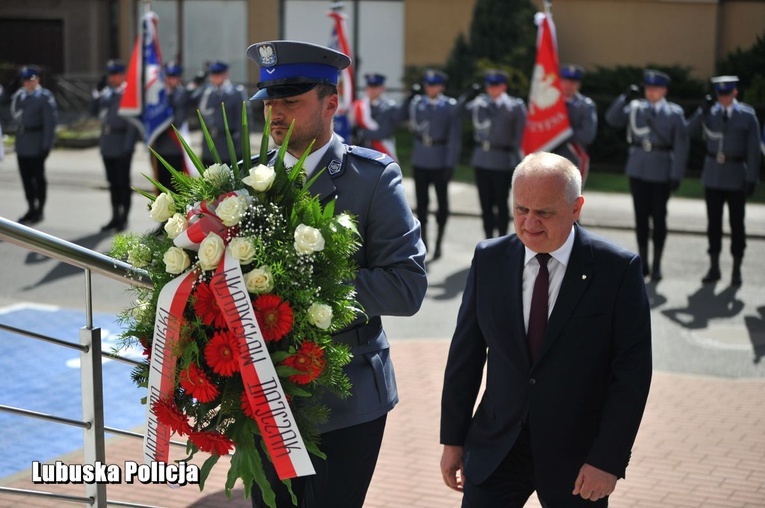 Odsłonięcie tablicy poświęconej pamięci asp. Alojzego Banacha