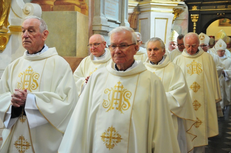 Diamentowy jubileusz święceń kapłańskich bp. Ryszarda Karpińskiego