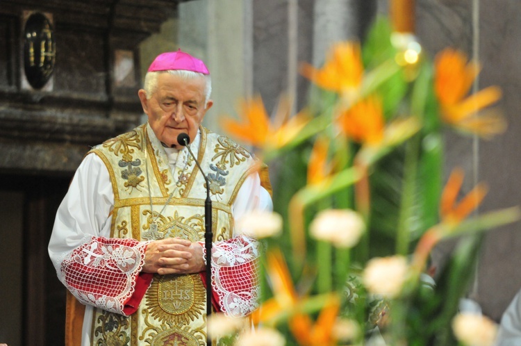 Diamentowy jubileusz święceń kapłańskich bp. Ryszarda Karpińskiego