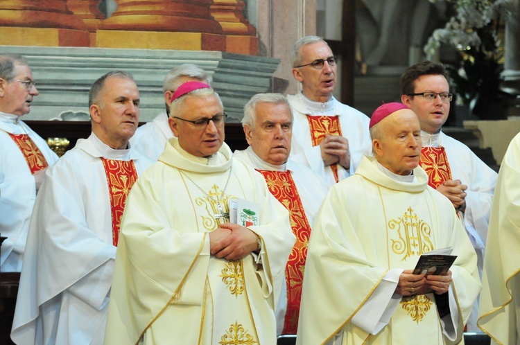 Diamentowy jubileusz święceń kapłańskich bp. Ryszarda Karpińskiego