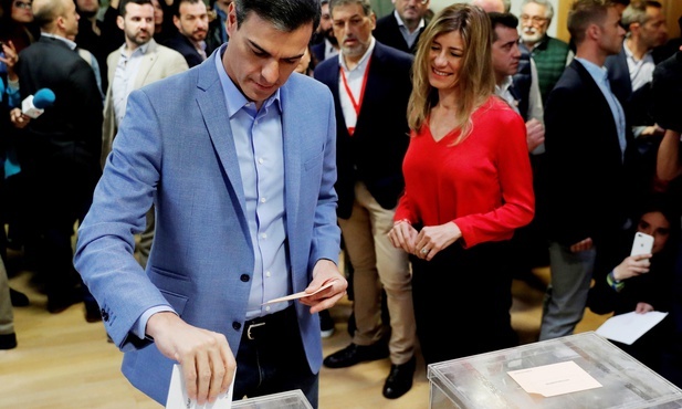 Hiszpanie biorą udział w przedterminowych wyborach parlamentarnych